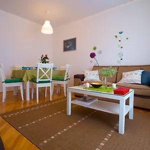 Luxe 3br Apartament